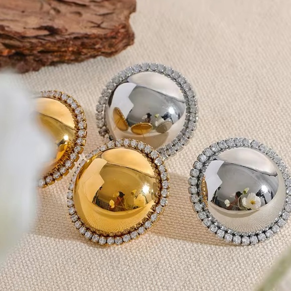 ◾️Silver Bling Cubic Zirconia Round Big Stud Earrings - Picture 9 of 11